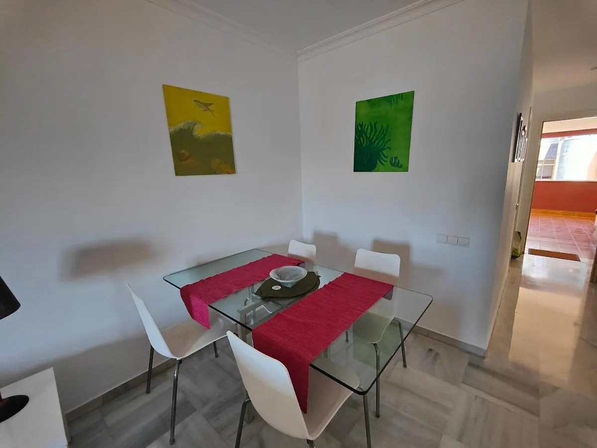 Apartamento Cerca De La Playa Con Piscina Fuengirola 0*,  España